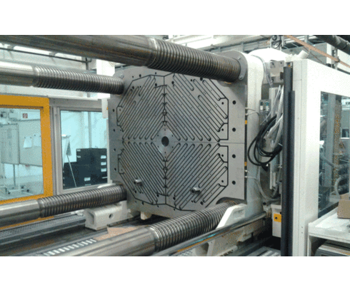 Krauss Maffei社(クラウス・マッファイ)射出成形機用マグネットクランプ